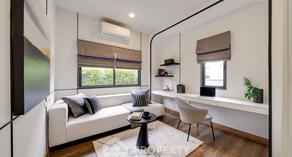 For sale 4 bedrooms house in Saphan Sung, Bangkok