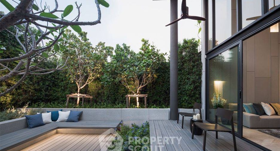 For sale 3 bedrooms townhouse in Lat Phrao, Bangkok