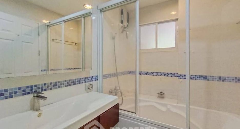 For sale 1 bed condo in Huai Khwang, Bangkok