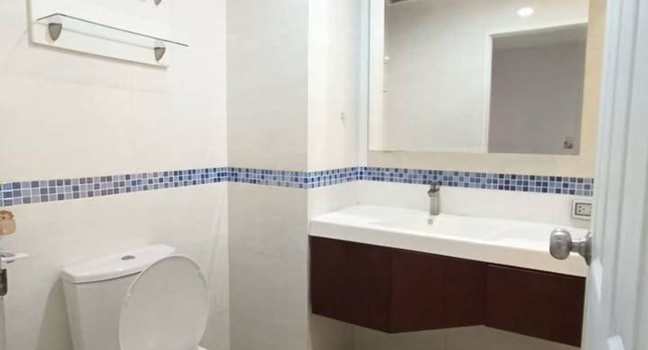 For sale 1 bed condo in Huai Khwang, Bangkok