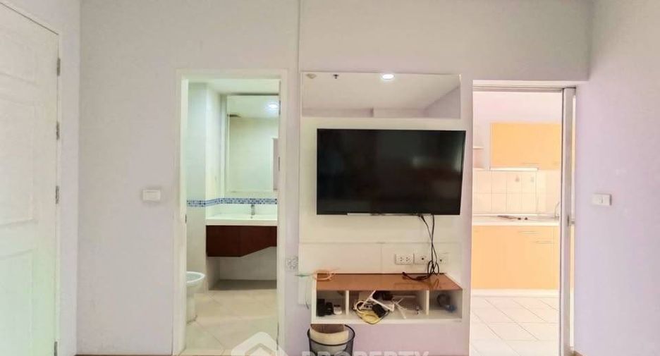 For sale 1 bed condo in Huai Khwang, Bangkok