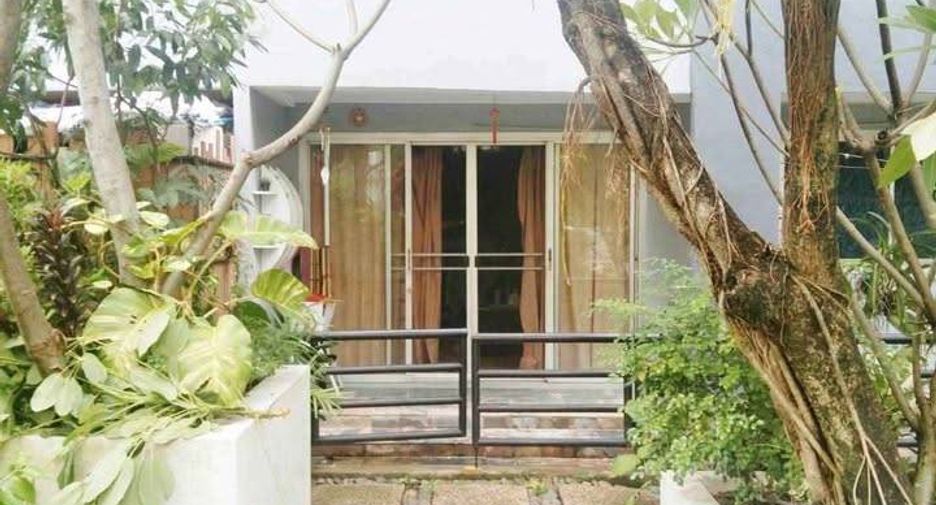 For sale 2 bedrooms condo in Khlong Toei, Bangkok