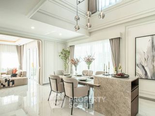 For sale 4 bedrooms house in Bang Khae, Bangkok