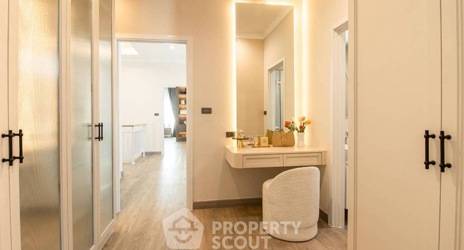 Haus zum Kauf mit 4 Zimmer in Bang Khae, Bangkok