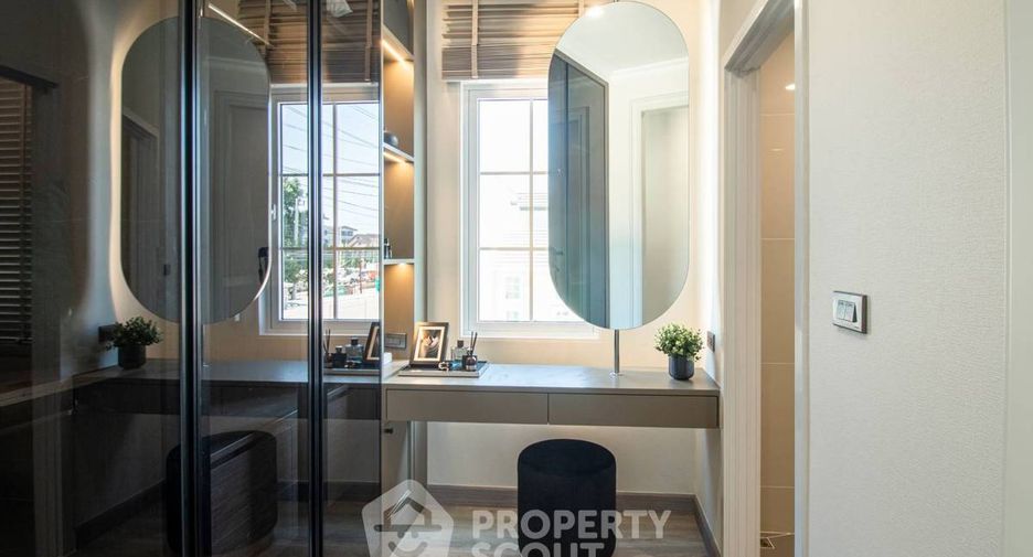 Haus zum Kauf mit 4 Zimmer in Bang Khae, Bangkok