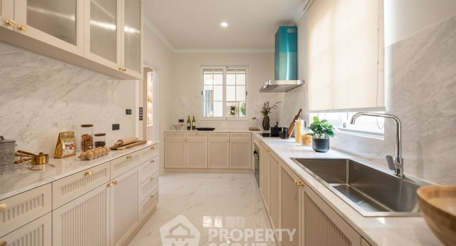 For sale 4 bedrooms house in Bang Khae, Bangkok