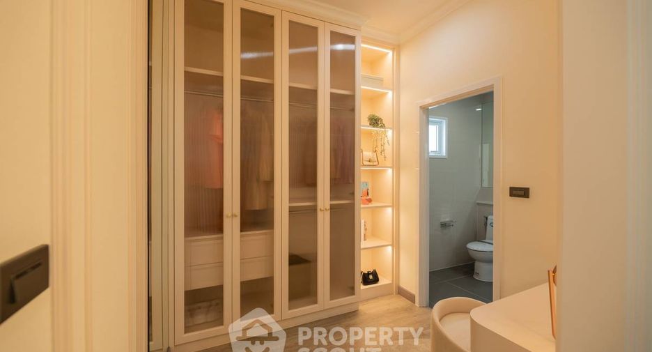 For sale 4 bedrooms house in Bang Khae, Bangkok