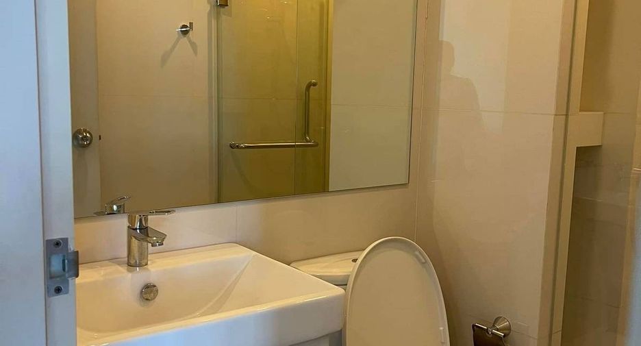 For sale 2 bedrooms condo in Watthana, Bangkok