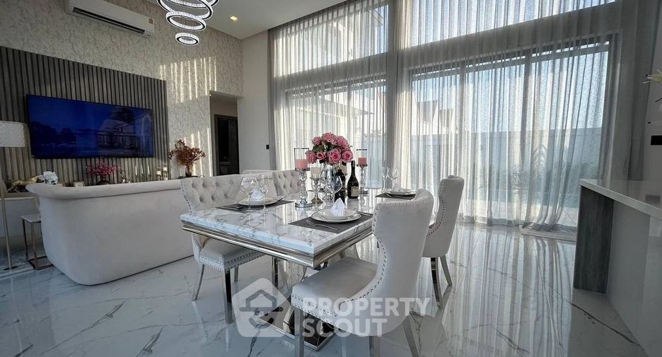 À vendre 4 chambres villa à Bang Lamung, Chonburi