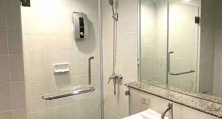 For sale 2 bedrooms condo in Yan Nawa, Bangkok