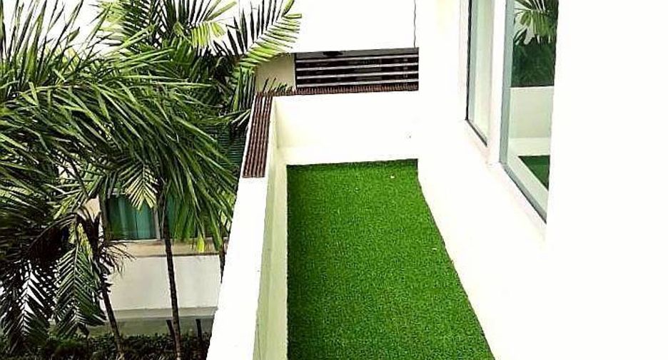For sale 2 bedrooms condo in Yan Nawa, Bangkok
