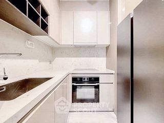 For sale 2 bedrooms condo in Khlong Toei, Bangkok