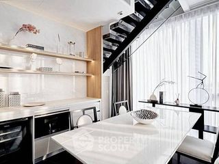 For sale 2 bedrooms condo in Khlong Toei, Bangkok
