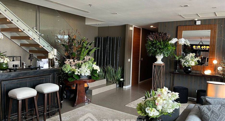 For sale 3 bedrooms condo in Sathon, Bangkok