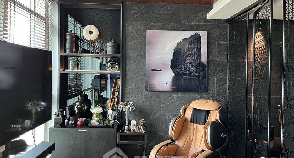 For sale 3 bedrooms condo in Sathon, Bangkok