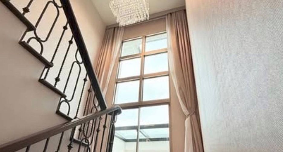 Casa en alquiler y en venta de 4 habitaciones en Lat Krabang, Bangkok