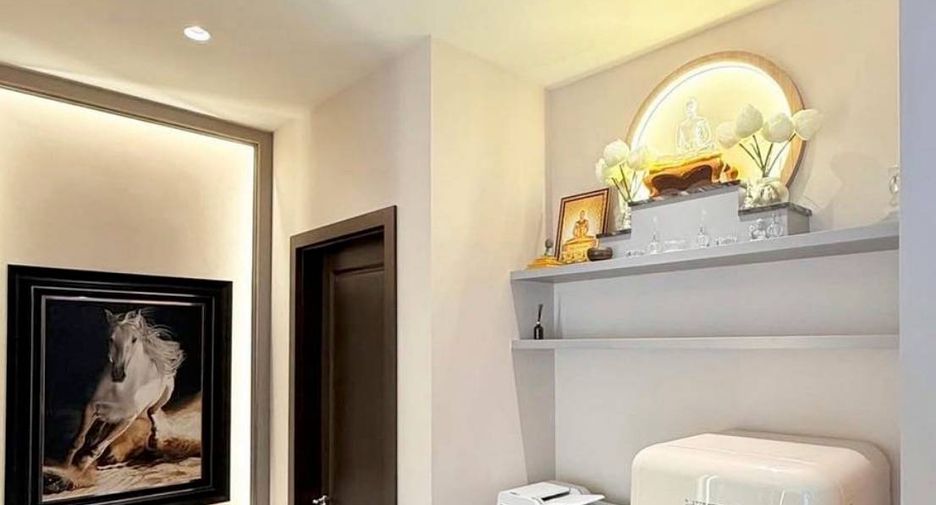 Casa en alquiler y en venta de 4 habitaciones en Lat Krabang, Bangkok