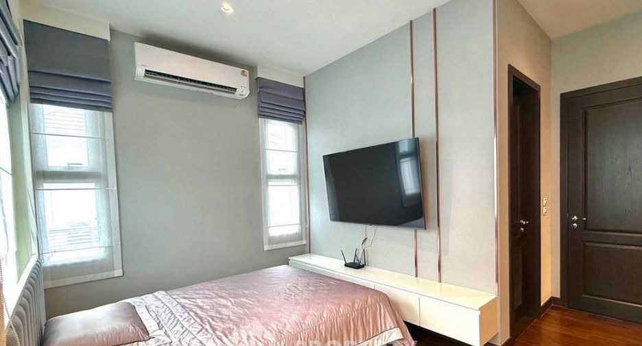 Casa en alquiler y en venta de 4 habitaciones en Lat Krabang, Bangkok