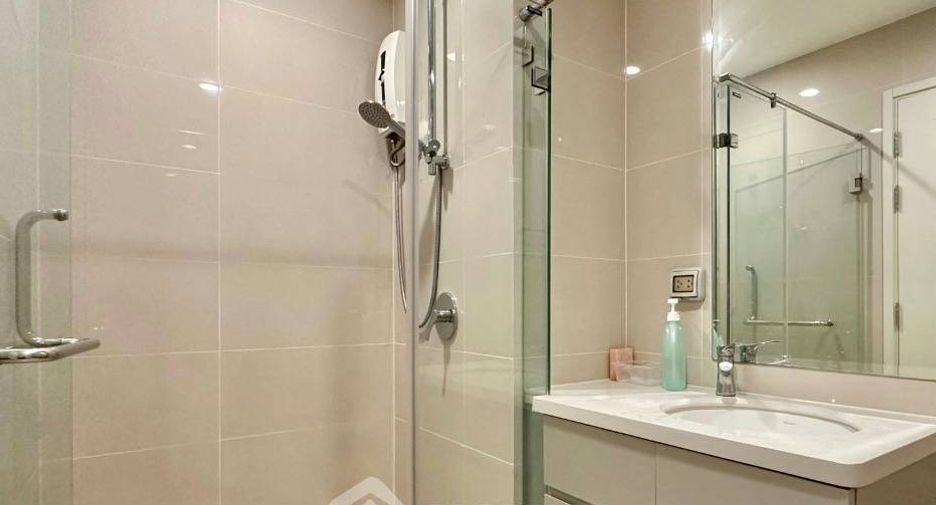 For rent そして for sale 2 ベッドルーム condo in Si Racha, Chonburi