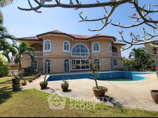 For sale 6 bedrooms house in Bang Lamung, Chonburi