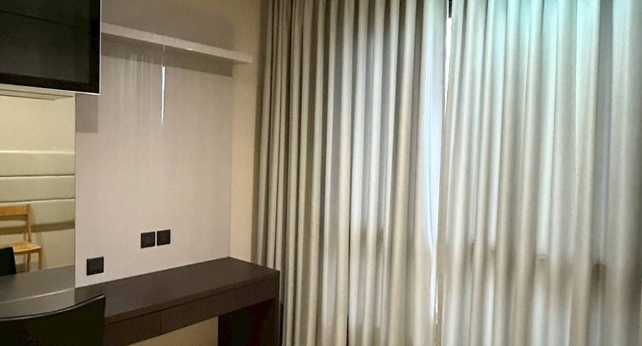 For sale 3 bedrooms condo in Phaya Thai, Bangkok