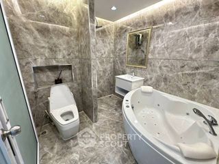 For rent and for sale 1 bed condo in Wang Thonglang, Bangkok