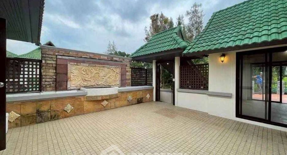 For sale 5 bedrooms house in Huay Yai, Pattaya
