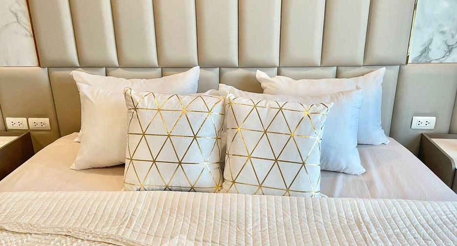 For sale 1 bed condo in Phaya Thai, Bangkok