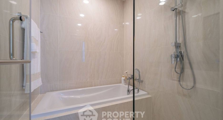 For sale 2 bedrooms condo in Watthana, Bangkok