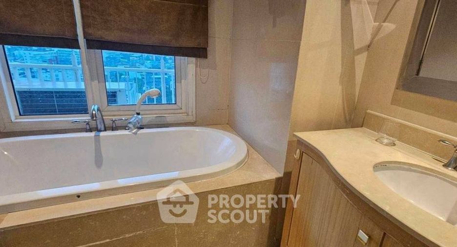 For sale 2 bedrooms condo in Sathon, Bangkok