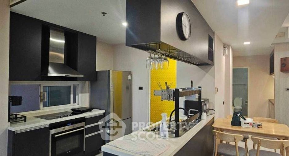 For sale 2 bedrooms condo in Sathon, Bangkok