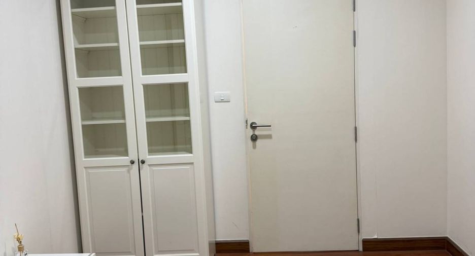 For sale 2 bedrooms condo in Khlong Toei, Bangkok