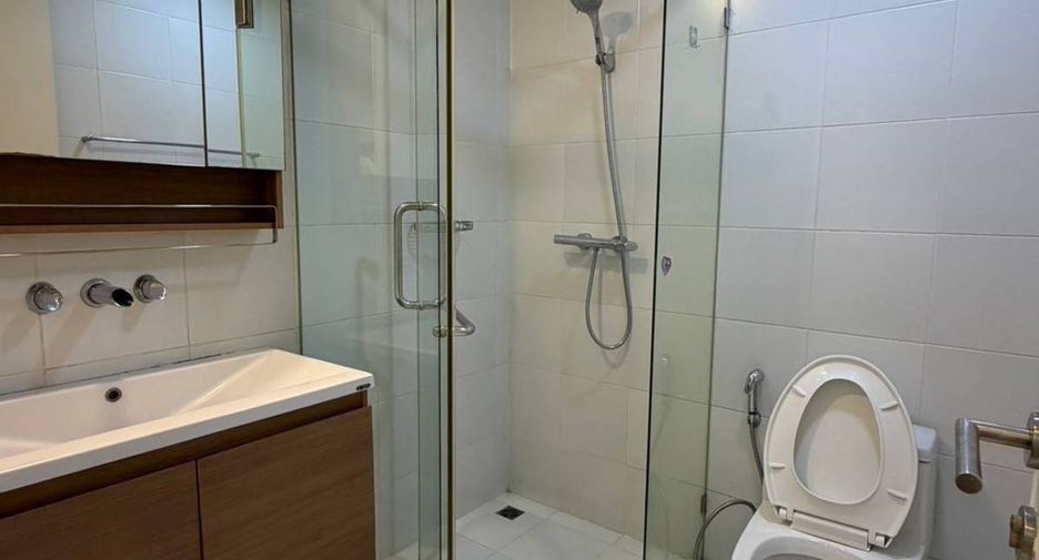 For sale 2 bedrooms condo in Khlong Toei, Bangkok