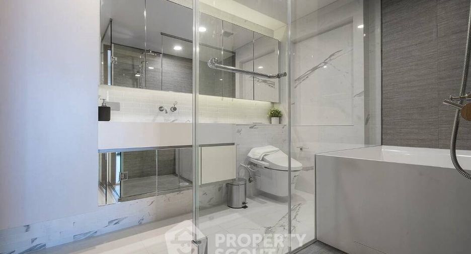For sale 2 bedrooms condo in Watthana, Bangkok