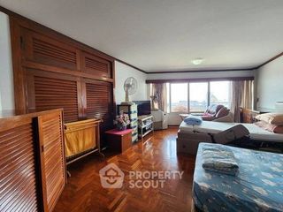 For sale 3 bedrooms condo in Bang Phlat, Bangkok