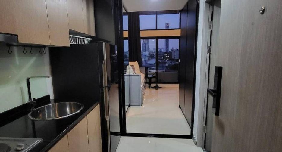 For sale 1 bed condo in Huai Khwang, Bangkok