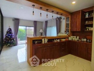 For sale 4 ベッドルーム house in Saphan Sung, Bangkok