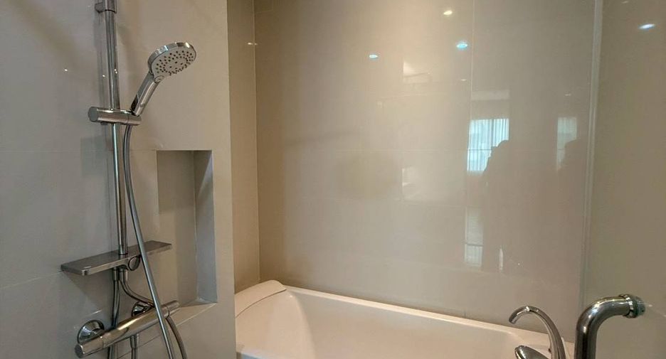 For rent and for sale 1 bed condo in Khlong Toei, Bangkok