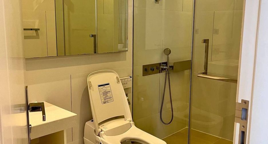For rent and for sale 1 bed condo in Sathon, Bangkok