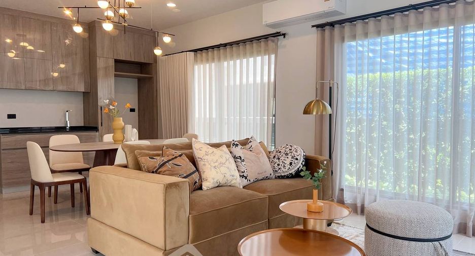 For sale 4 bedrooms house in Bang Kapi, Bangkok