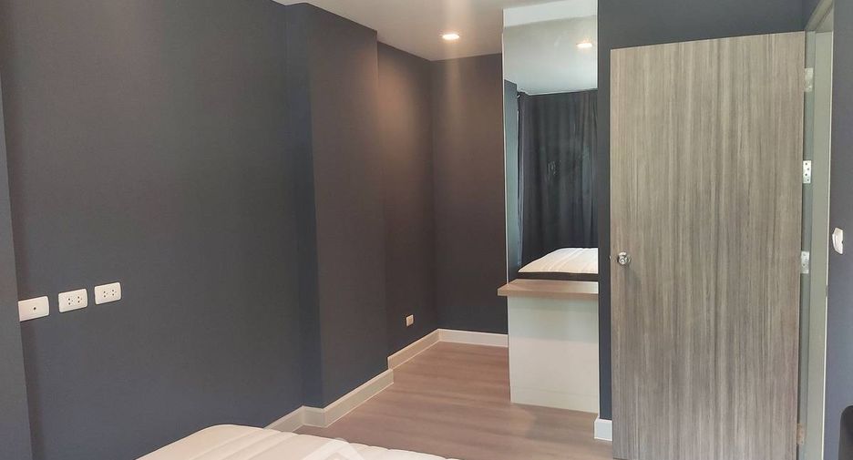 For sale 2 bedrooms condo in Huai Khwang, Bangkok
