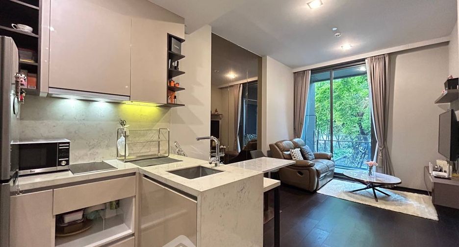 For sale 1 bed condo in Khlong Toei, Bangkok