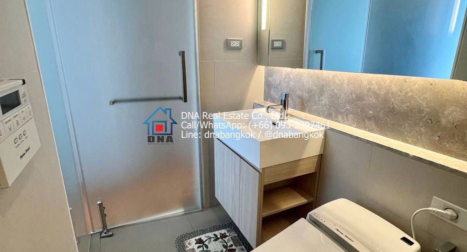 For sale 2 bedrooms condo in Khlong Toei, Bangkok
