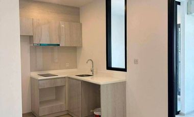 For sale 1 bed condo in Watthana, Bangkok