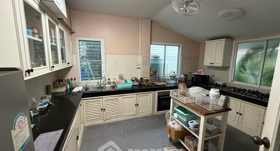 À vendre 3 chambres maison à Mueang Chon Buri, Chonburi
