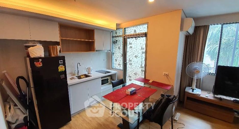 For sale 1 bed condo in Yan Nawa, Bangkok