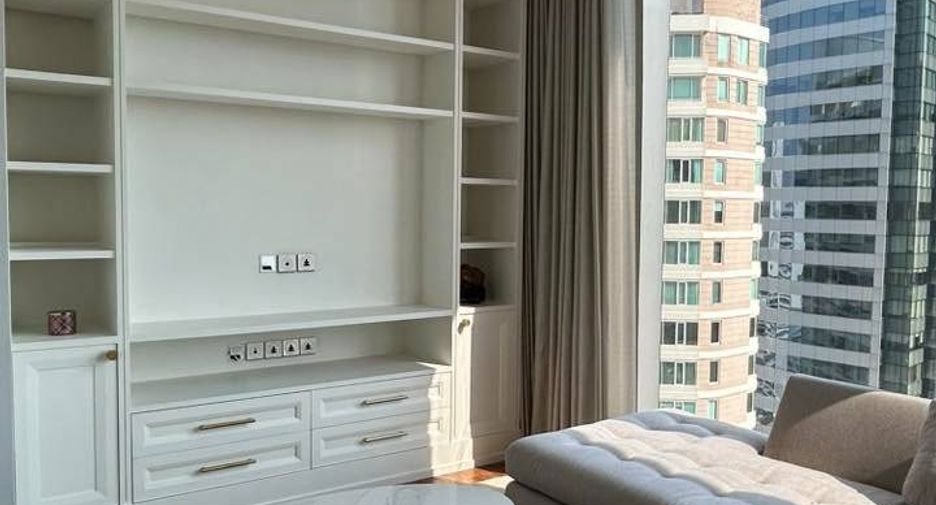 For sale 3 bedrooms condo in Sathon, Bangkok
