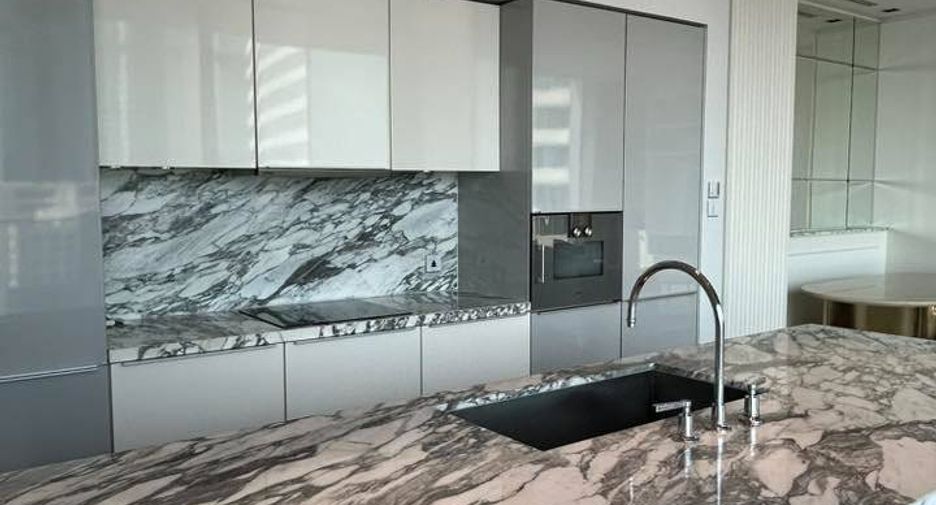 For sale 3 bedrooms condo in Sathon, Bangkok
