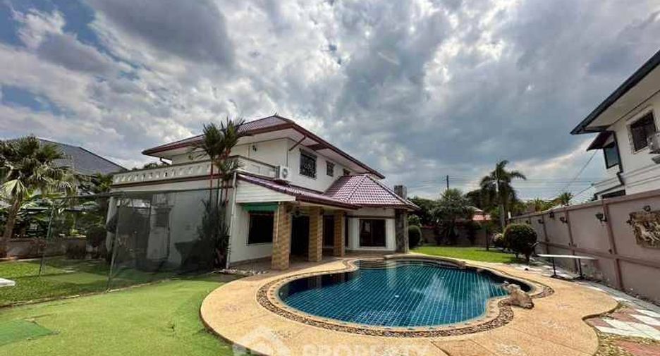 For sale 4 bedrooms house in East Pattaya, Pattaya