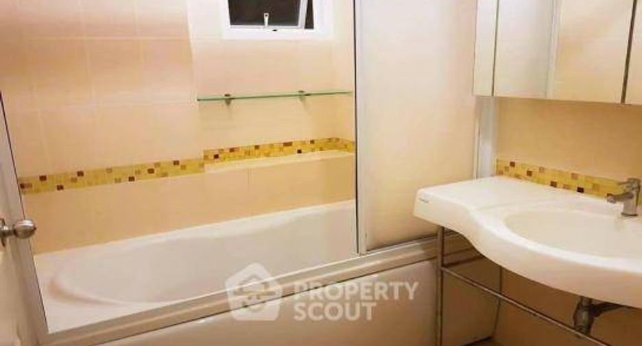 For sale 1 bed condo in Huai Khwang, Bangkok